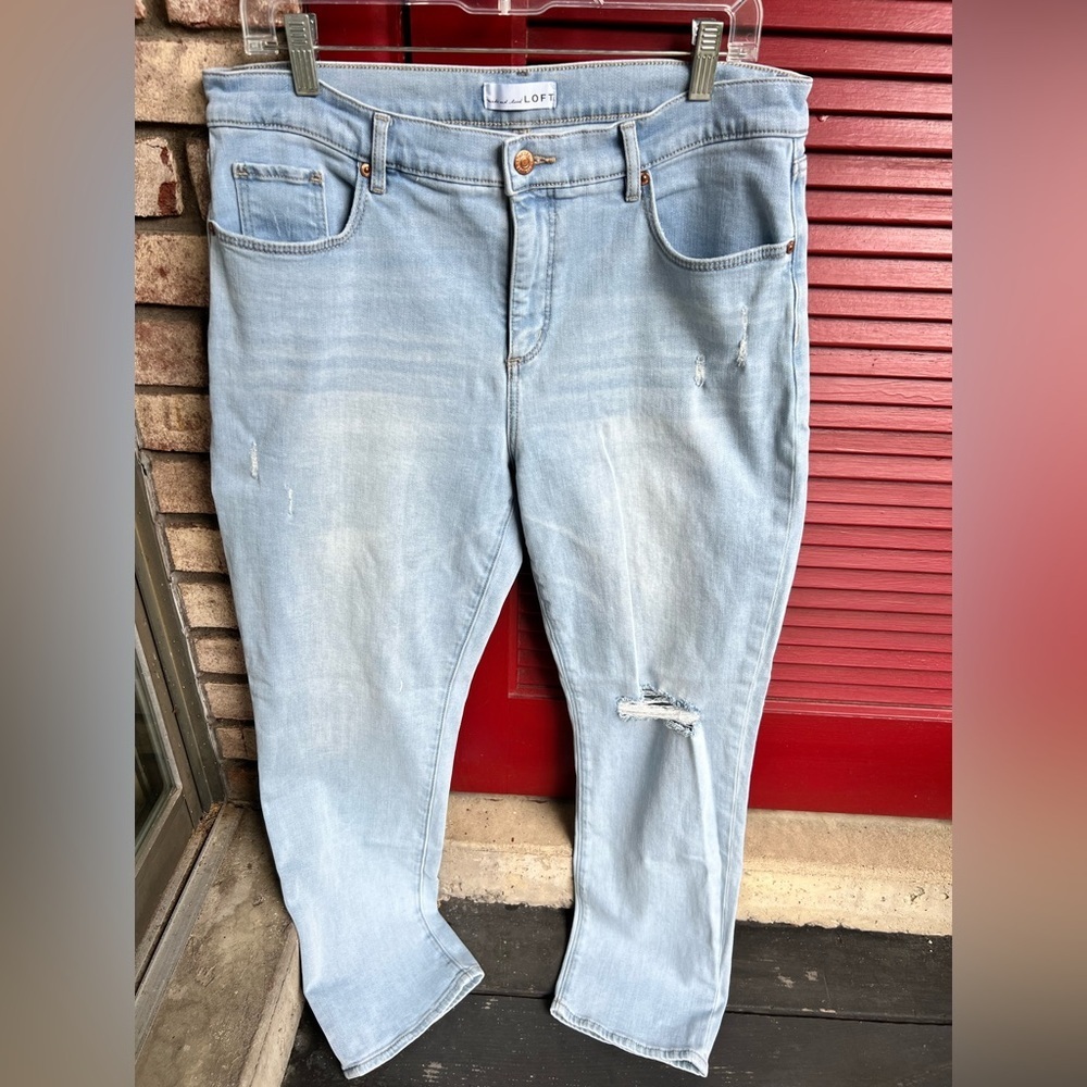 Loft The Girlfriend Light Wash Jeans - women’s size 14/32